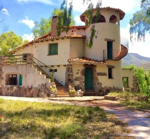 Casa · 450m² · 1 Ambiente · 1 Cochera