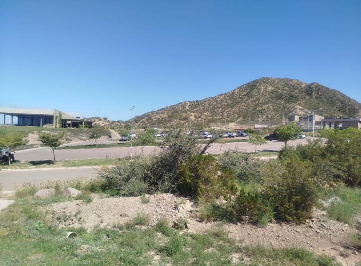 Terreno · 613m²