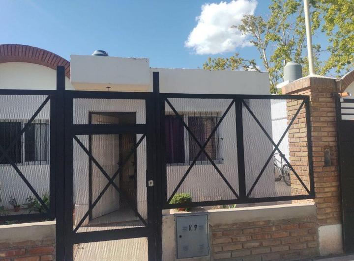Casa · 70m² · 4 Ambientes · 1 Cochera