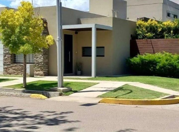 Casa · 62m² · 3 Ambientes · 1 Cochera