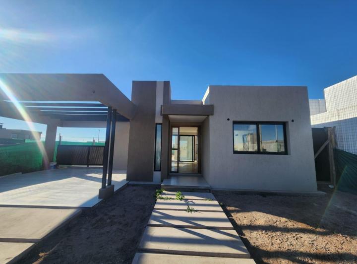 Casa · 140m² · 7 Ambientes · 2 Cocheras