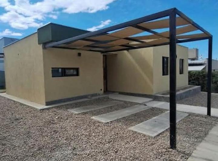 Casa · 100m² · 4 Ambientes · 1 Cochera