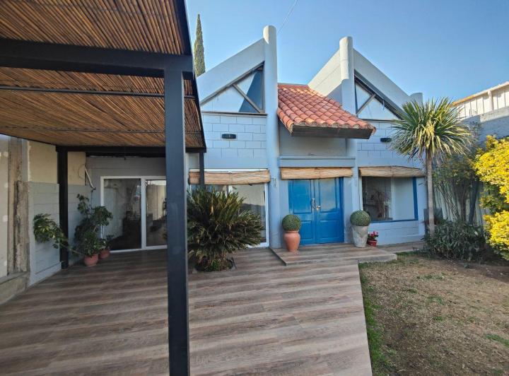 Casa · 192m² · 5 Ambientes · 3 Cocheras