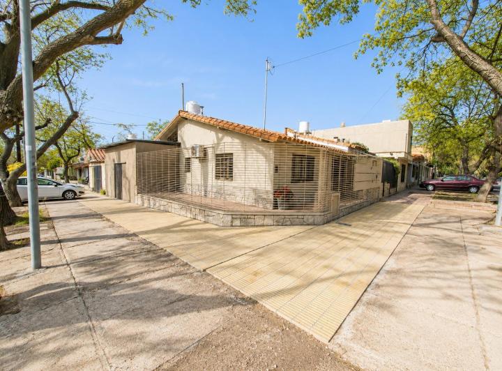 Casa · 112m² · 3 Dormitorios · 2 Cocheras