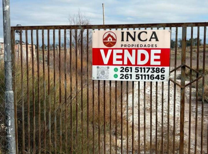 Terreno · 2100m²