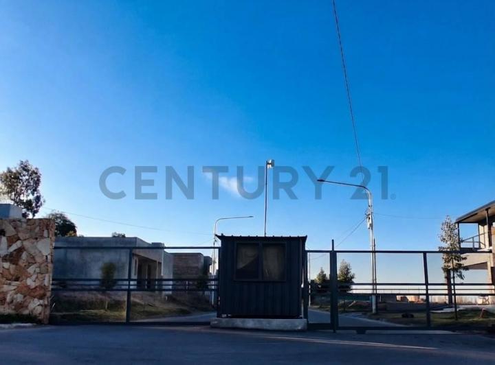 Terreno · 216m²