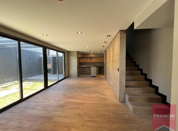 Departamento · 140m² · 2 Dormitorios · 2 Cocheras