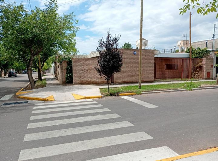 Casa · 340m² · 7 Ambientes · 2 Cocheras