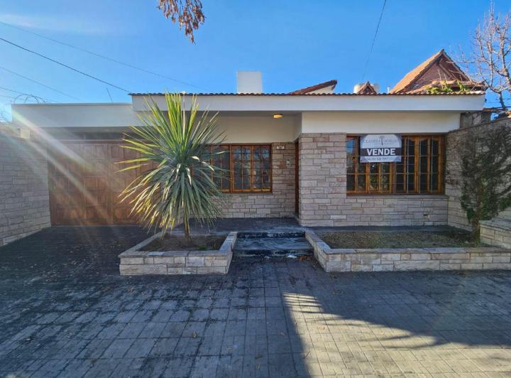 Casa · 149m² · 4 Ambientes · 1 Cochera