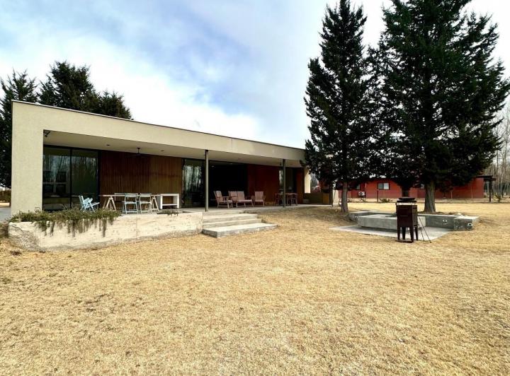 Casa · 140m² · 4 Ambientes · 2 Cocheras