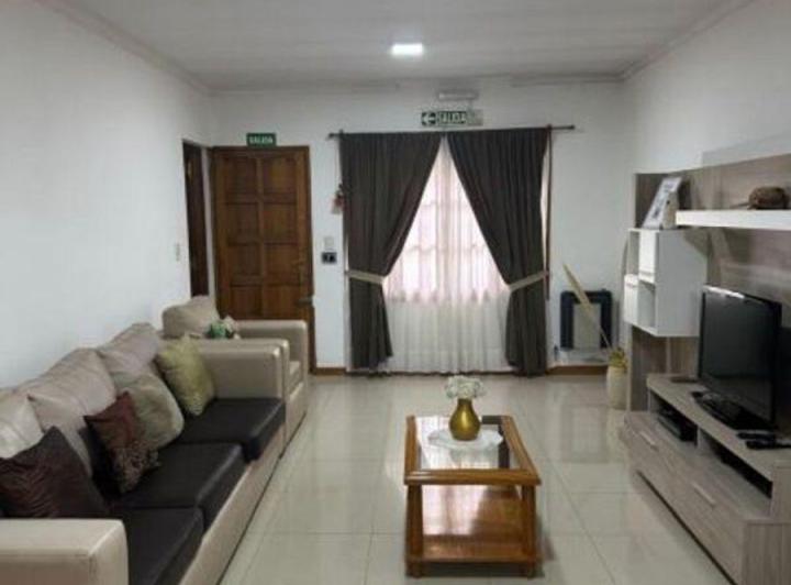 Casa · 164m² · 7 Ambientes · 1 Cochera