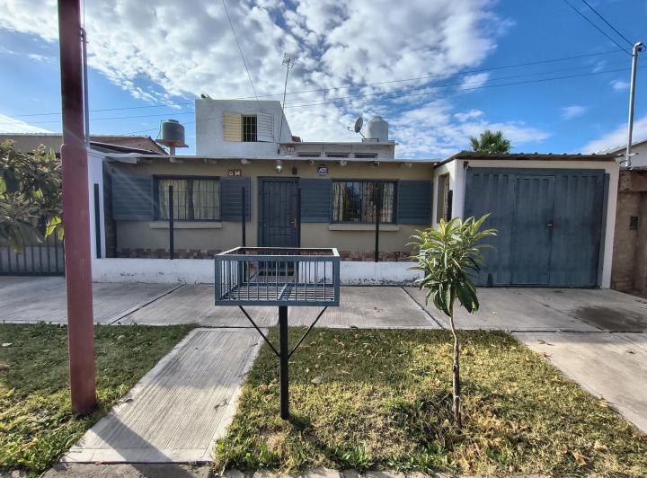 Casa · 120m² · 5 Ambientes · 3 Cocheras