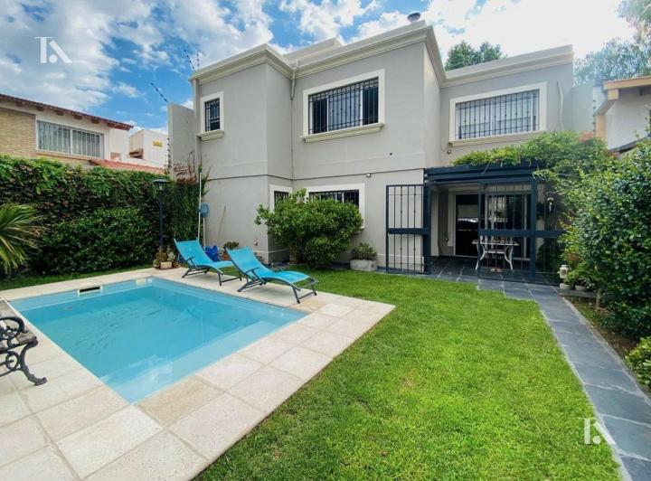 Casa · 184m² · 4 Dormitorios