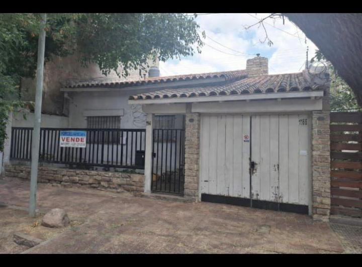 Casa · 206m² · 7 Ambientes · 1 Cochera