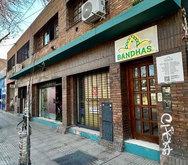 Local comercial · 374m² · 3 Ambientes