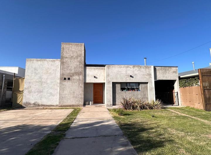 Casa · 108m² · 2 Dormitorios
