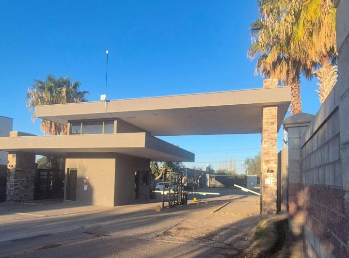 Terreno · 1300m²