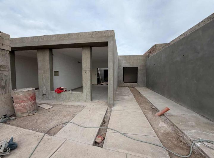 Casa · 90m² · 4 Ambientes · 1 Cochera