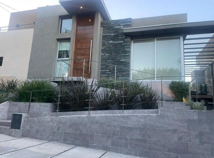 Casa · 150m² · 1 Ambiente