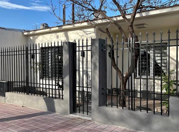Casa · 153m² · 4 Dormitorios · 2 Cocheras