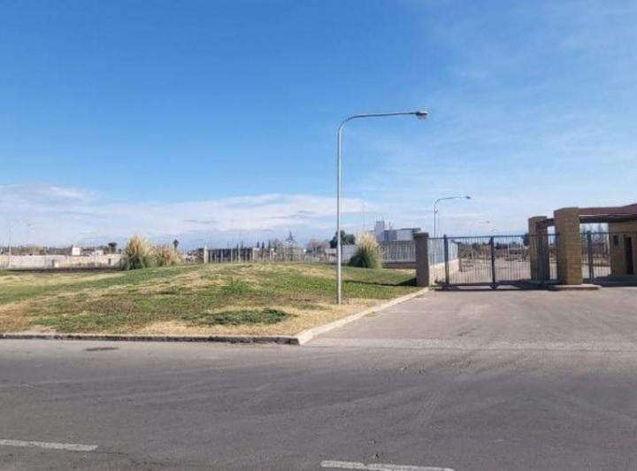 Terreno · 384m²