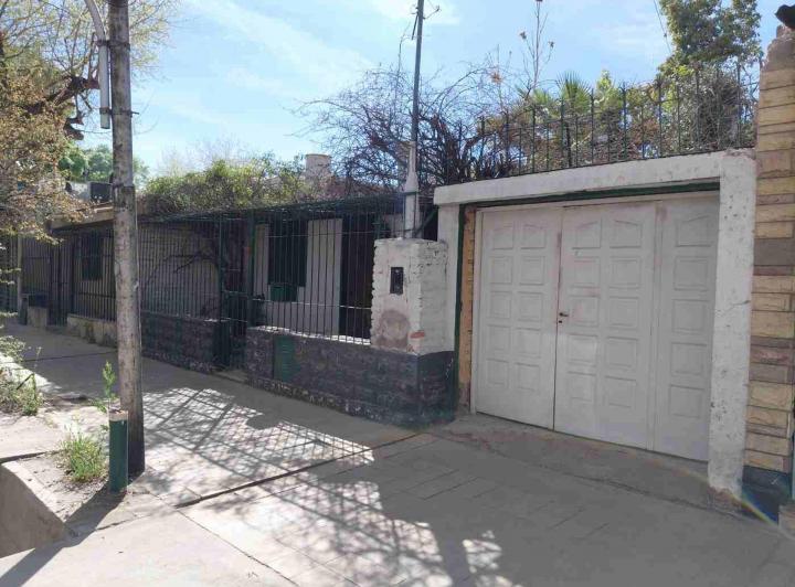 Casa · 136m² · 4 Ambientes · 2 Cocheras