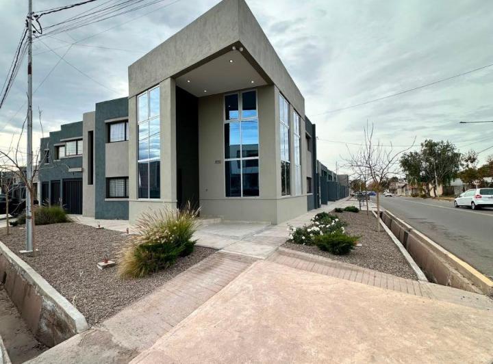 Local comercial · 100m² · 4 Ambientes