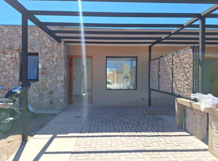 Casa · 73m² · 2 Ambientes · 1 Cochera