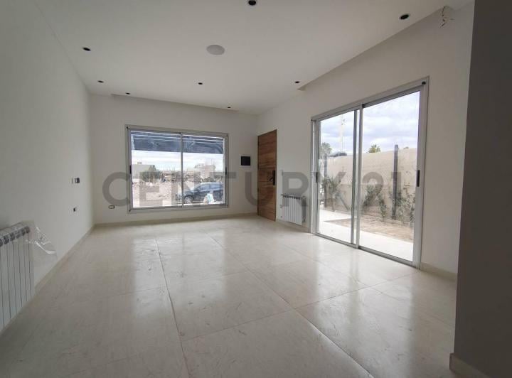 Casa · 80m² · 3 Ambientes · 1 Cochera