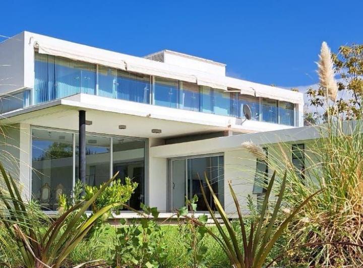 Casa · 460m² · 10 Ambientes