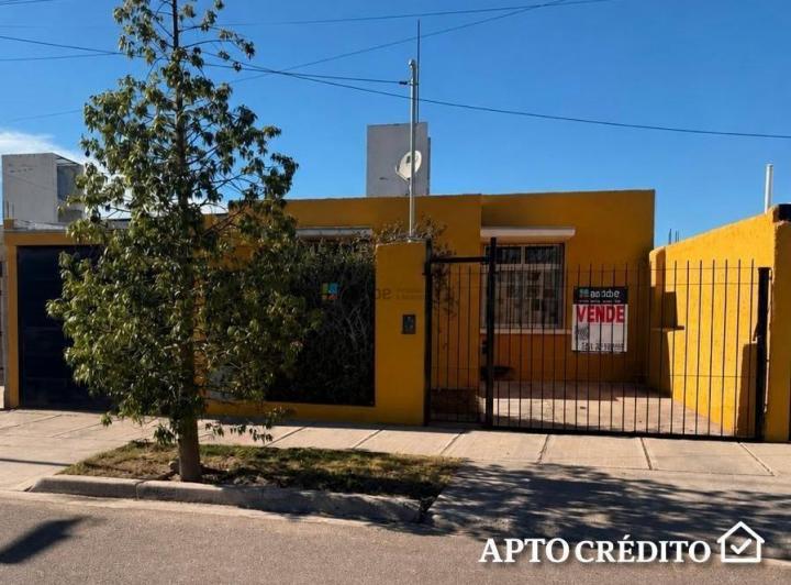 Casa · 143m² · 4 Dormitorios · 2 Cocheras