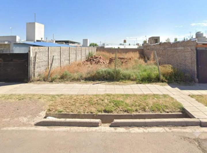 Terreno · 233m²