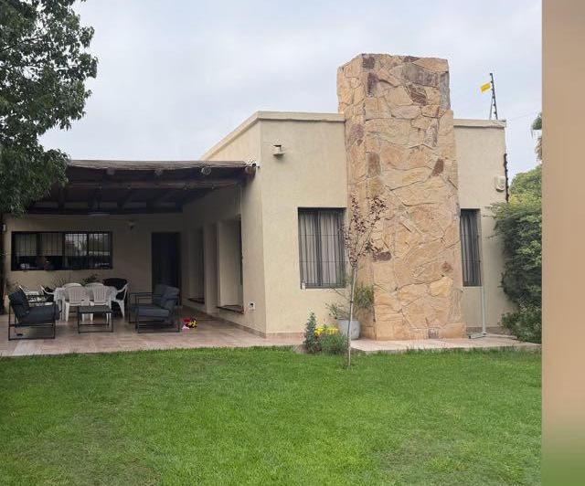 Casa · 232m² · 7 Ambientes · 2 Cocheras