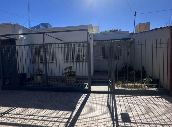 Casa · 115m² · 2 Dormitorios · 1 Cochera