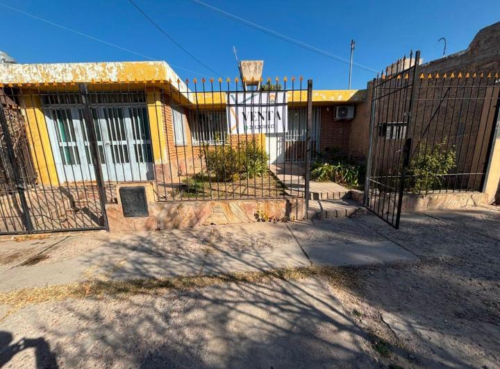 Casa · 105m² · 9 Ambientes · 1 Cochera