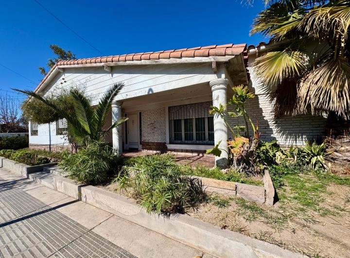 Casa · 286m² · 5 Ambientes · 2 Cocheras