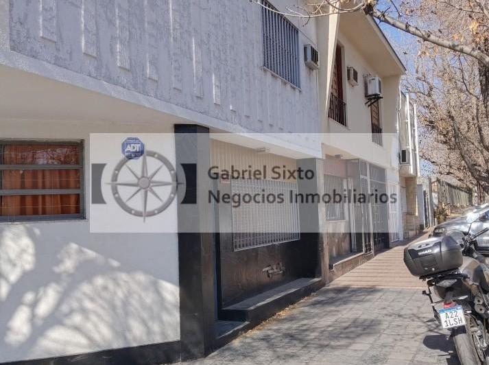 Casa · 103m² · 7 Ambientes