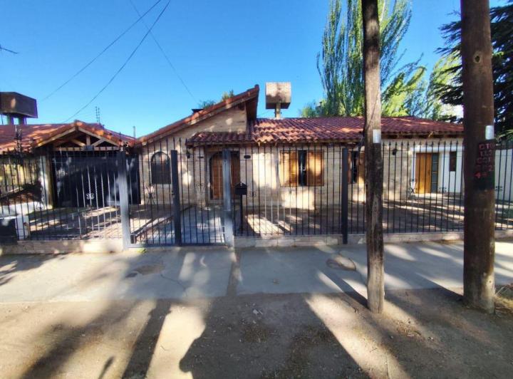 Casa · 400m² · 11 Ambientes · 3 Cocheras