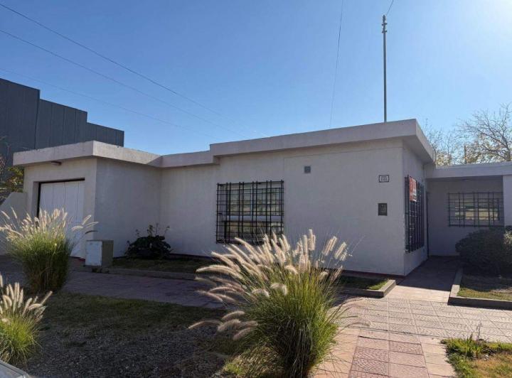 Casa · 157m² · 6 Ambientes · 1 Cochera
