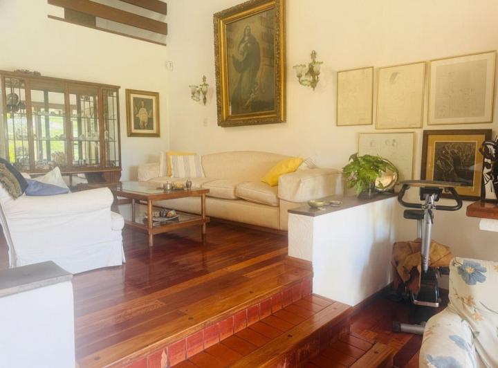 Casa · 279m² · 6 Ambientes · 2 Cocheras