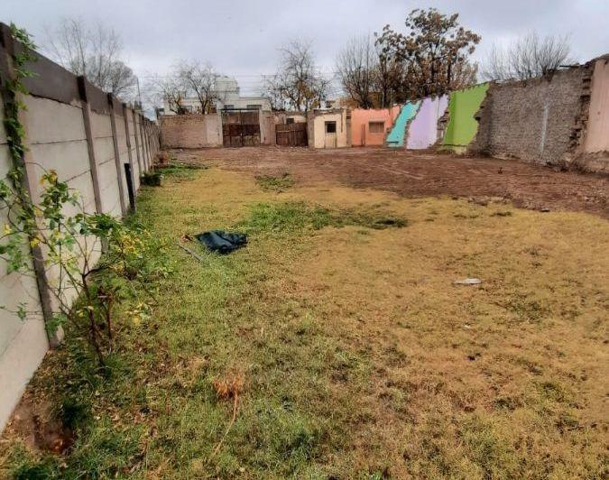 Terreno · 644m²