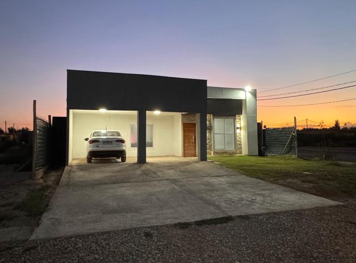 Casa · 150m² · 5 Ambientes · 2 Cocheras