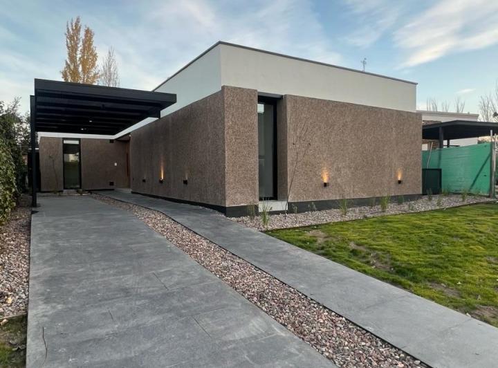 Casa · 170m² · 7 Ambientes · 2 Cocheras