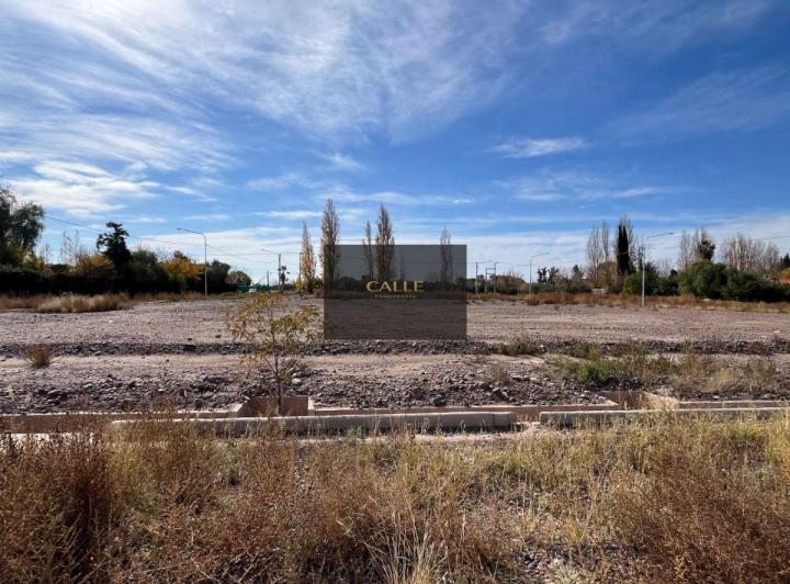 Terreno · 306m²