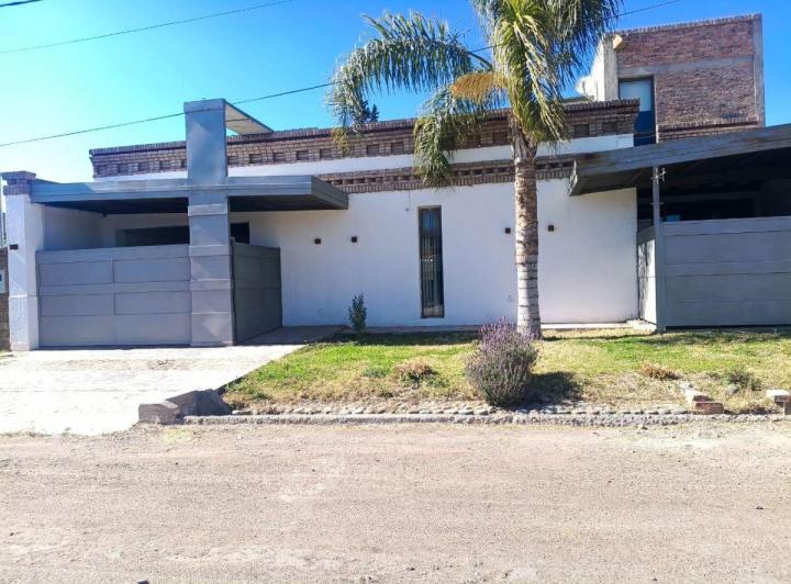 Casa · 430m² · 7 Ambientes