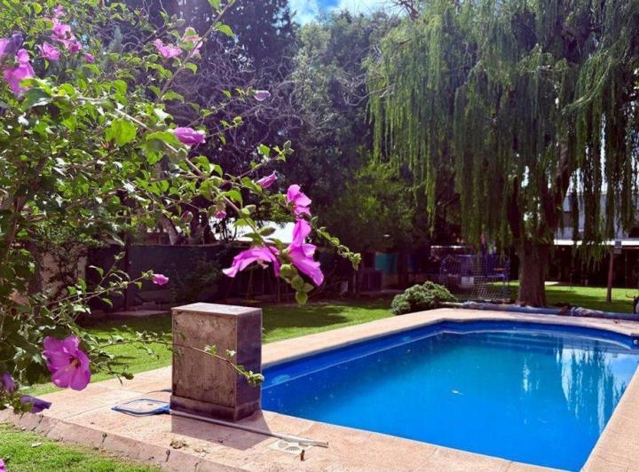Casa · 193m² · 9 Ambientes · 3 Cocheras