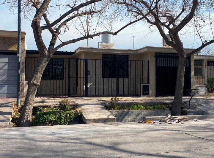 Casa · 138m² · 5 Ambientes · 1 Cochera