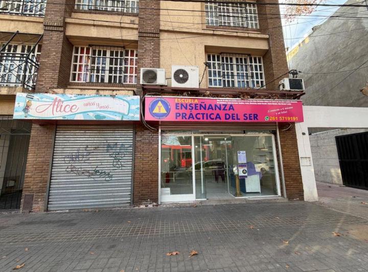 Local comercial · 142m² · 5 Ambientes