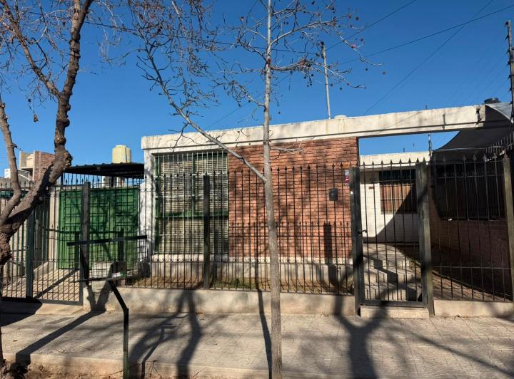 Casa · 130m² · 5 Ambientes · 1 Cochera