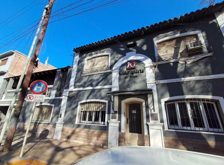 Hotel · 695m² · 30 Ambientes